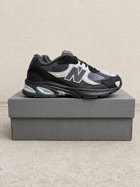 New Balance 2010 V1 Black Grey Men's 10.5 NIB